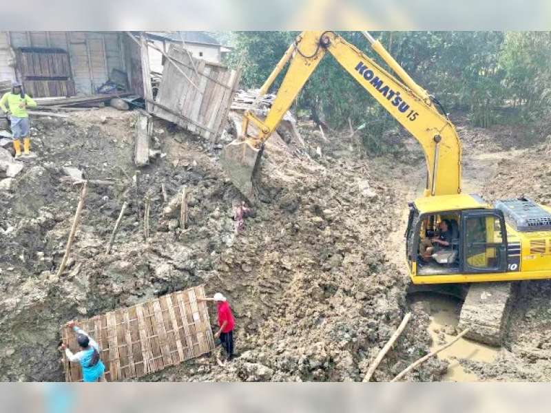 Tanah Longsor di Desa Clebung, Kecamatan Bubulan, terus dilakukan perbaikan