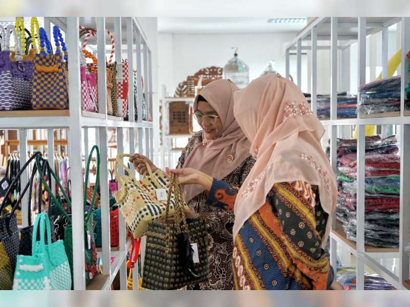 Dekranasda Bojonegoro Perkuat Pelaku Usaha Kerajinan dengan Studi Tiru ke Sragen