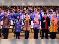 Gubernur Khofifah Luncurkan Bantuan Pendidikan Rp48 M  bagi 48 Ribu Siswa Prasejahtera