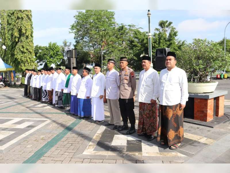 Pemkab Blora Luncurkan Program Jumat Bersarung untuk ASN Muslim Pria