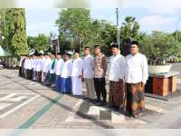 Pemkab Blora Luncurkan Jumat Bersarung untuk ASN Muslim Pria