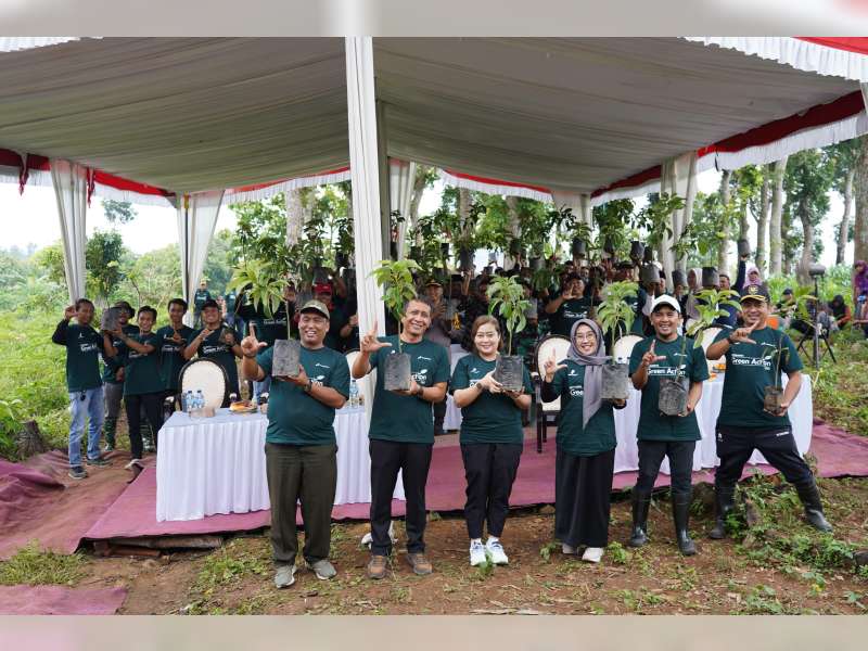 Ribuan Pohon Produktif Ditanam di Kawasan Hulu Gunung Pandan Bojonegoro