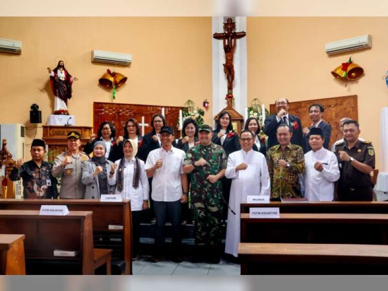 Bupati dan Wabup Bojonegoro Kunjungi Sejumlah Gereja