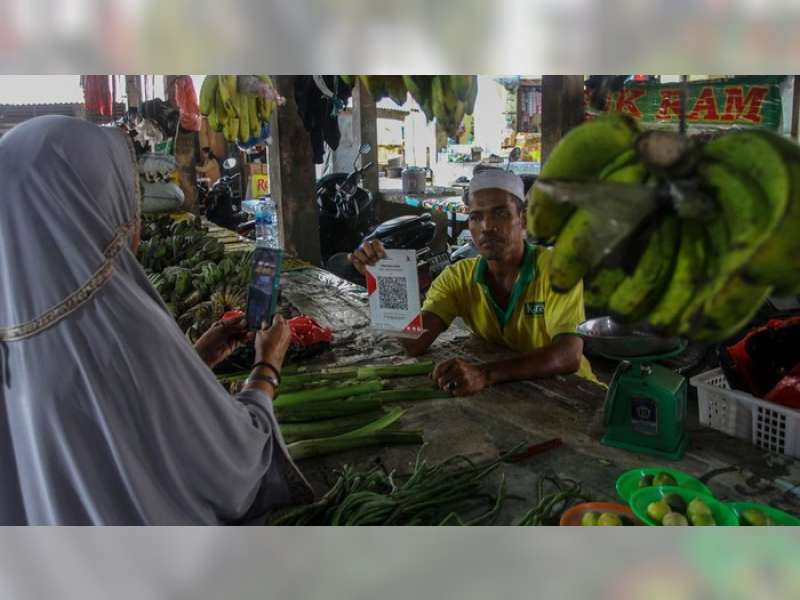 Dirut Bulog Ajak Pedagang Pasar Terapkan QRIS untuk Transaksi Lebih Lancar