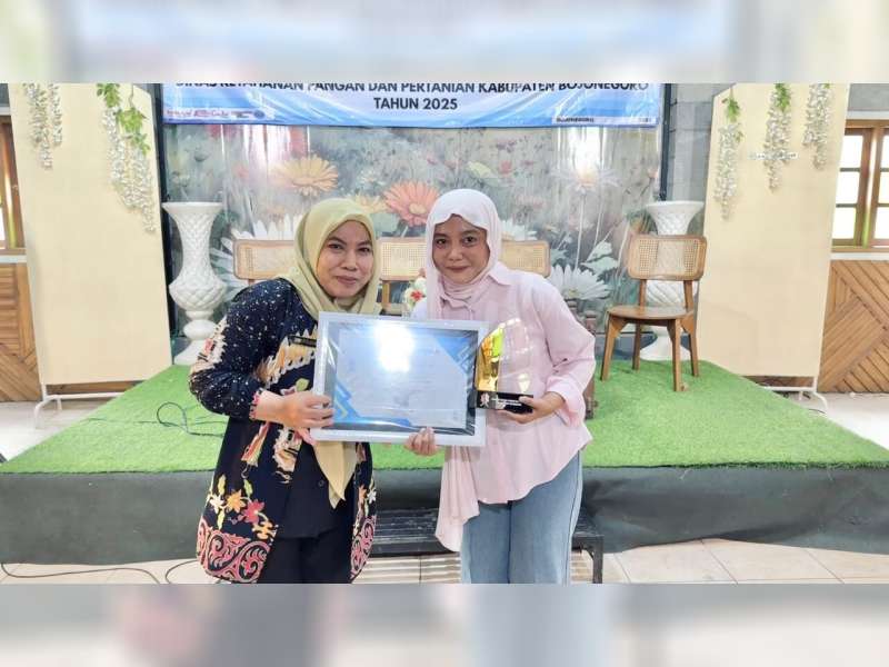 Petani Milenial Bojonegoro Sulap Lahan Terbatas Jadi Kebun Hidroponik Produktif