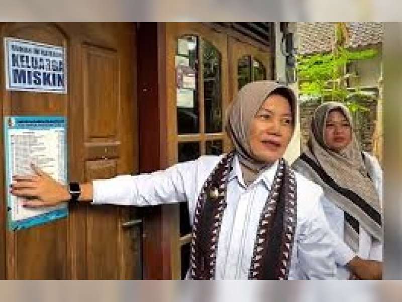 Pemkab Bojonegoro Pasang Stiker Miskin di Rumah KPM Bansos untuk Transparansi