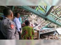 Diduga Karena Lapuk Dimakan Usia, Rumah Warga Purwosari, Bojonegoro Roboh