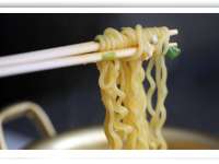 Terlalu Sering Konsumsi Mi Instan Berisiko Ganggu Kesehatan, Ini Dampaknya