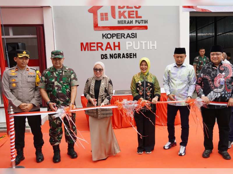 Wamenkop RI Farida Farichah Resmikan KDKMP Desa Ngraseh, Bojonegoro