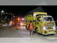 Sejumlah Sopir Truk Diduga Dimintai Uang saat Melintas di Portal Jembatan TBB, Ngraho, Bojonegoro