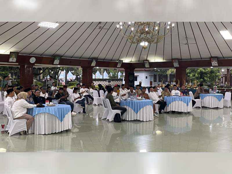 Bupati Bojonegoro Sapa Awak Media di Acara Bukber, Tekankan Sinergi yang Baik