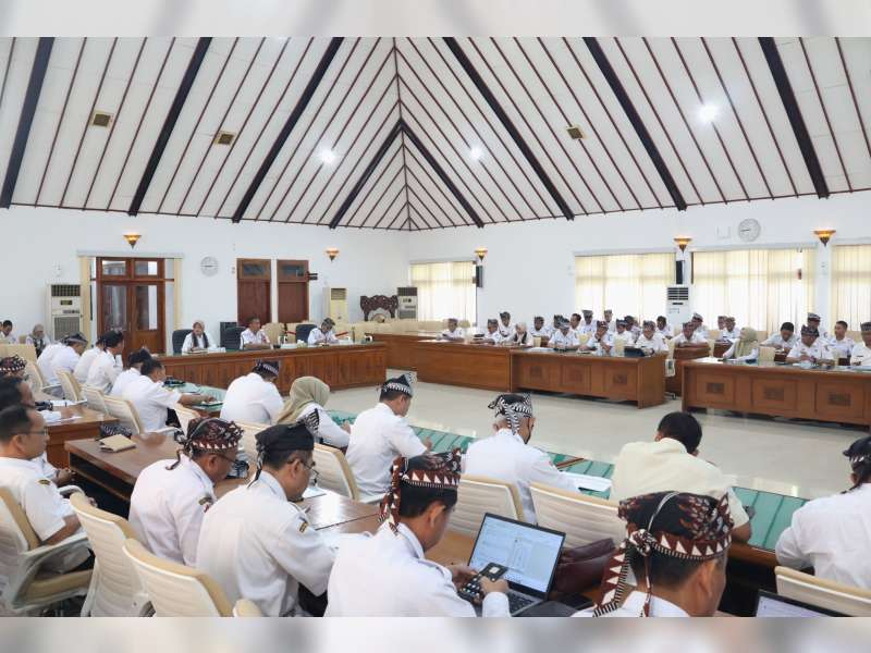 Hadir di Rakor OPD Pemkab Bojonegoro, Bupati dan Wakil Bupati Tekankan Pentingnya Peran Camat dalam Pembangunan Desa