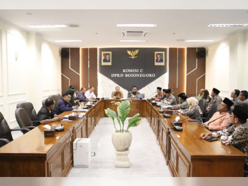 Komisi C DPRD Bojonegoro Gelar Audiensi Bahas Kebijakan untuk Kesejahteraan Pendidikan Madrasah