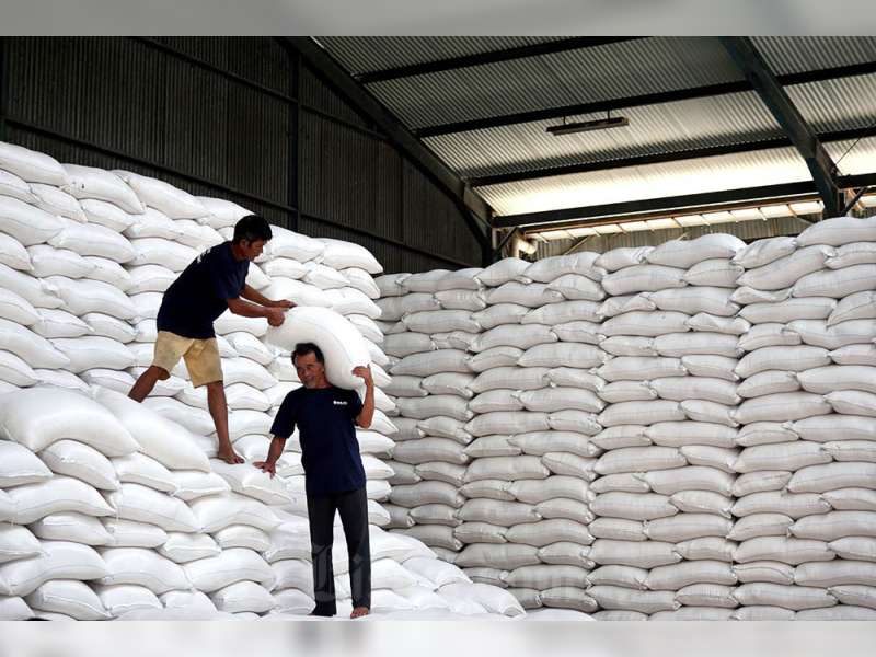 Bulog Pastikan Stok Bahan Pangan di Jawa Timur Aman Jelang Idulfitri