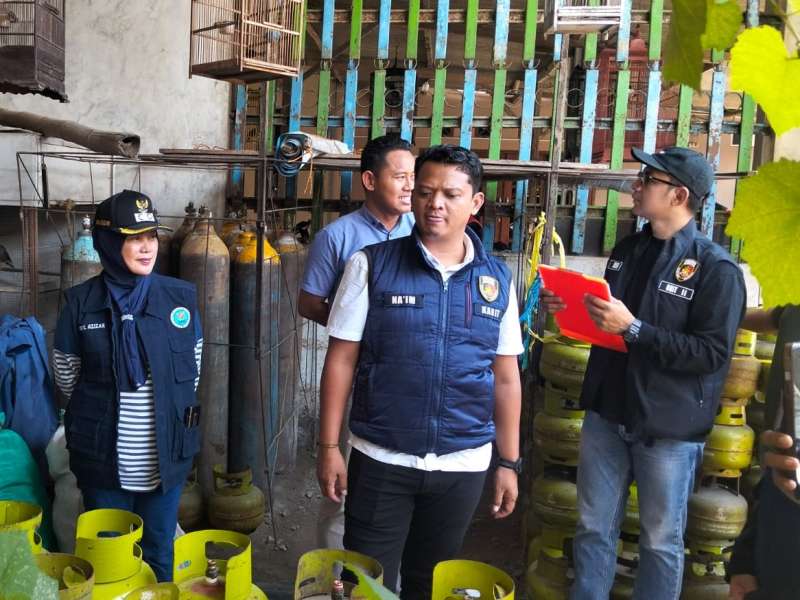 Polisi dan Pemkab Bojonegoro Sidak SPBE, Temukan Pangkalan Jual LPG Melon di Atas HET