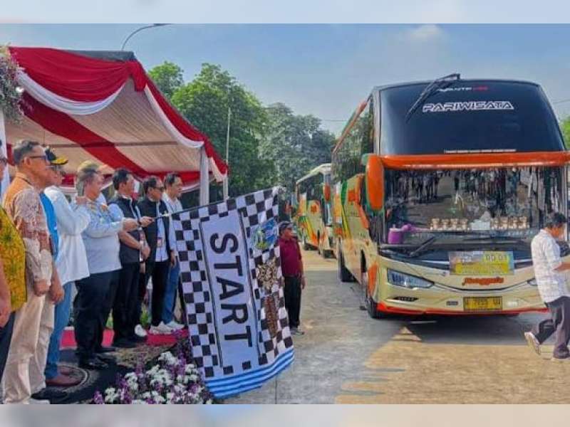 Pemprov Jatim Fasilitasi 2.230 Perantau Mudik Gratis dari Jakarta Menuju Jawa Timur