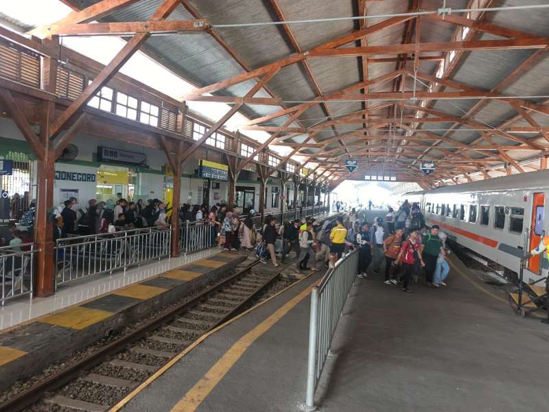 Penumpang Stasiun Bojonegoro Terus Meningkat Signifikan, Puncak Arus Balik Diprediksi 23 Maret