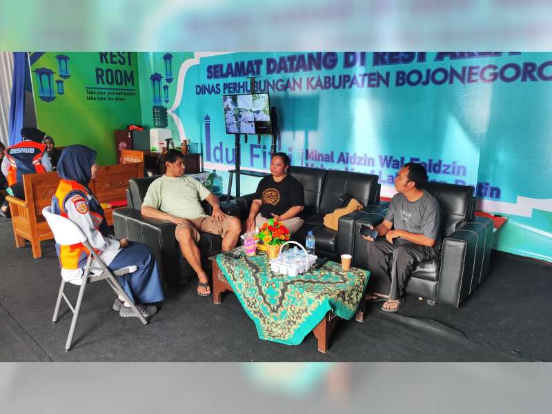 Pemudik Antusias Manfaatkan Layanan Rest Area Dishub Bojonegoro