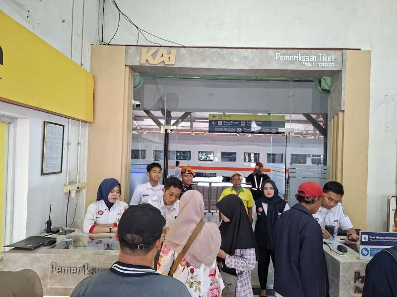 Stasiun Bojonegoro Layani 2570 Penumpang Hari Ini