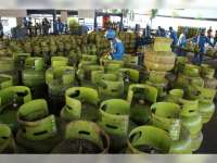 Terima Laporan Warga Kesulitan mendapatkan LPG 3 Kg, Gubernur Khofifah Pastikan Stok Aman