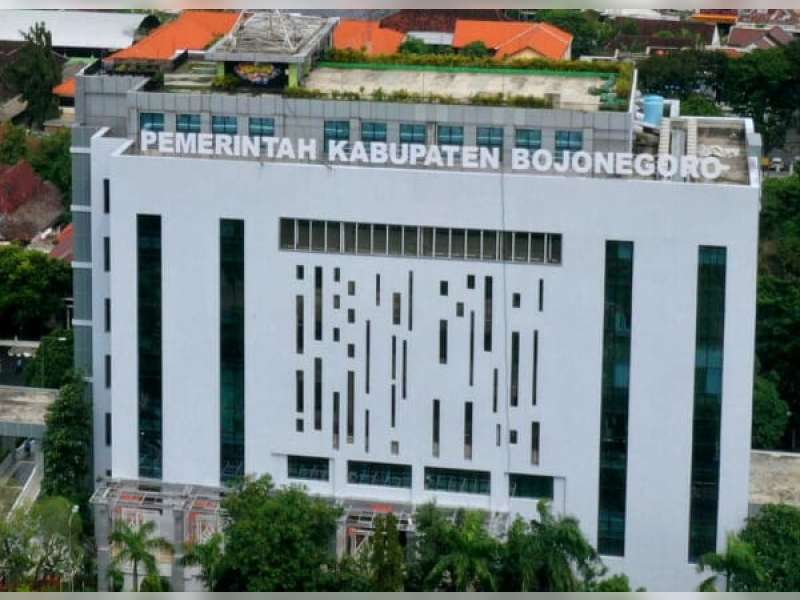 Pemkab Bojonegoro Serahkan Insentif Bagi Ketua RT/RW, Total Anggaran Rp 23,064 Miliar