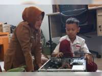 Bocah Jenius Dander Curi Perhatian, Wabup Bojonegoro Dukung Inovasi Sepeda Listrik Daffa