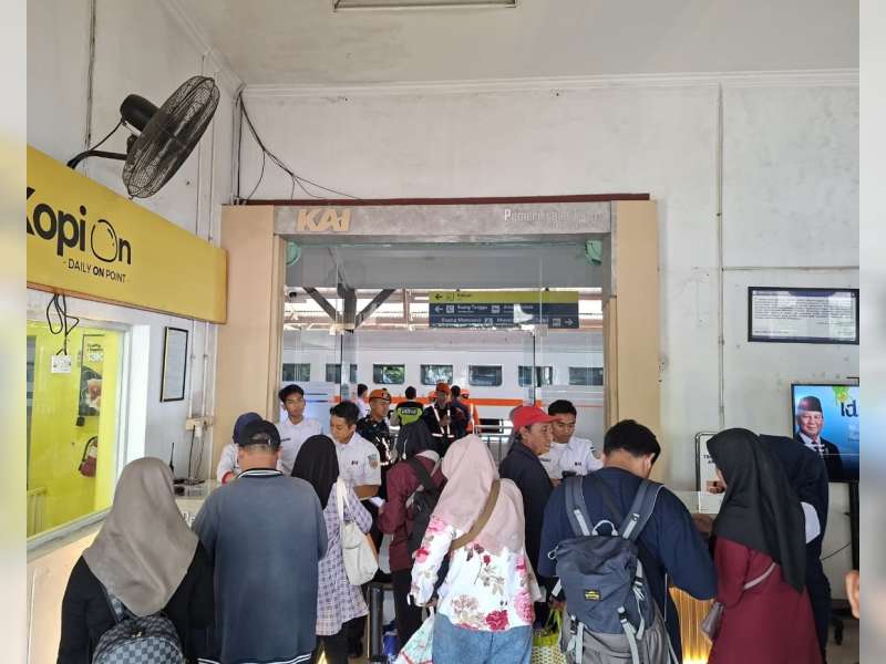 Okupansi Penumpang Kereta Api di Stasiun Bojonegoro Melonjak Drastis Sepanjang Awal Tahun 2026