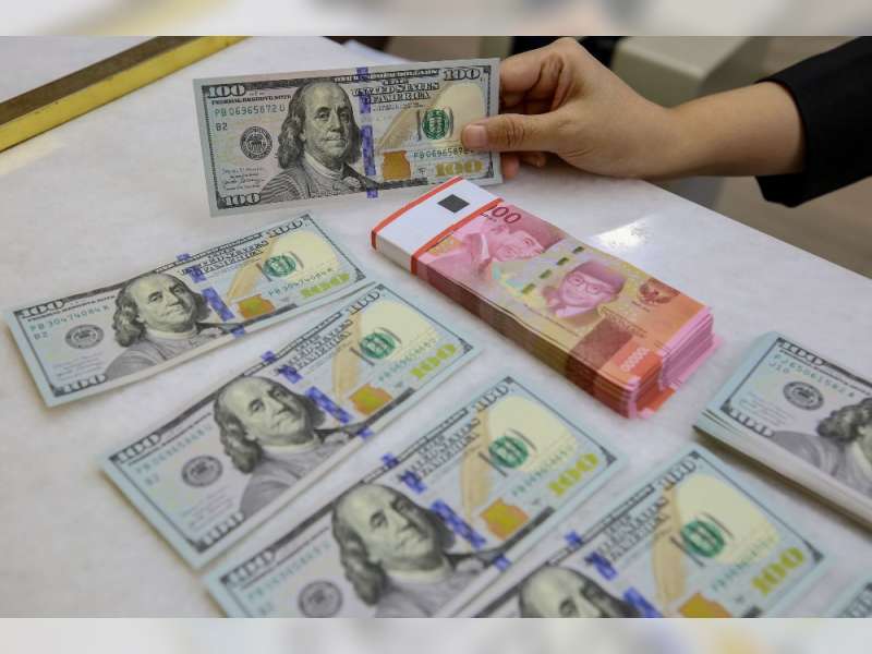 Rupiah Bergerak Tak Stabil, Sentuh Potensi Pelemahan di Level Rp17.200-an