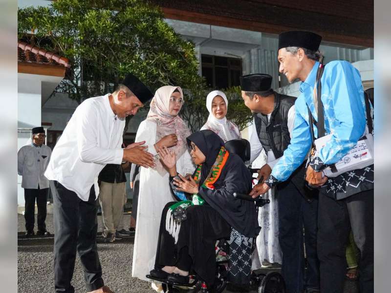 Dilepas Bupati, 1.741 Calon Haji Bojonegoro Mulai Perjalanan ke Tanah Suci