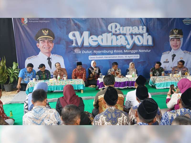 Bupati Medhayoh di Kecamatan Malo, Serap Aspirasi Warga Meski Kondisi Hujan