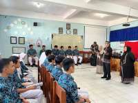 Disdukcapil Jemput Bola ke SMAN 1 Bojonegoro, Pelajar Rekam KTP-el Tanpa Tinggalkan Sekolah