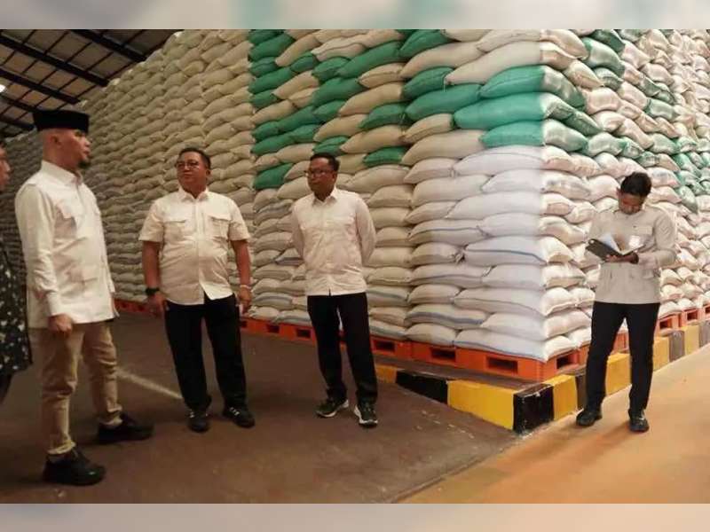 Anggota DPR Ahmad Dhani Pastikan Cadangan Beras Jawa Timur Mencukupi Hingga Delapan Belas Bulan