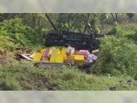 Diduga Sopir Mengantuk, Sebuah Truk di Temayang, Bojonegoro &lsquo;Nyemplung&rsquo; ke Jurang