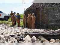 Rumah Warga di Kanor Hangus Terbakar, Wabup Bojonegoro Gerak Cepat Bantu Korban