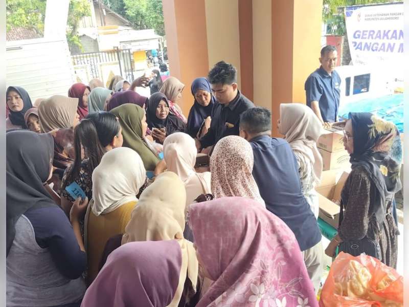 Pemkab Bojonegoro Gelar Gerakan Pangan Murah di Sugihwaras
