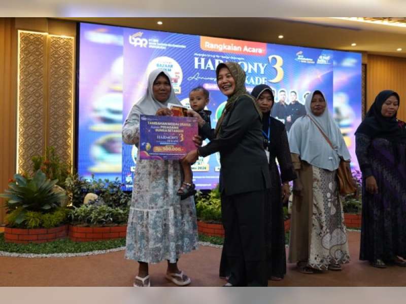 HUT ke-30 Bank Daerah Bojonegoro Beri Bantuan Modal Pedagang Kembang Setaman