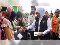 Gubernur Khofifah Sidak Kondisi Pasar di Bojonegoro, Pastikan Harga Sembako Stabil