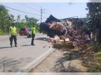 Pengendara Motor Tewas Tertabrak Truk di Kalitidu Bojonegoro
