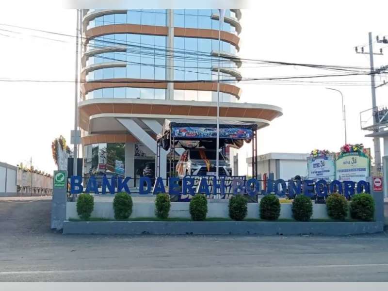 Sutarmini Resmi Purna Tugas, Pemkab Bojonegoro Apresiasi Prestasi Sembilan Tahun Pimpin Bank Daerah