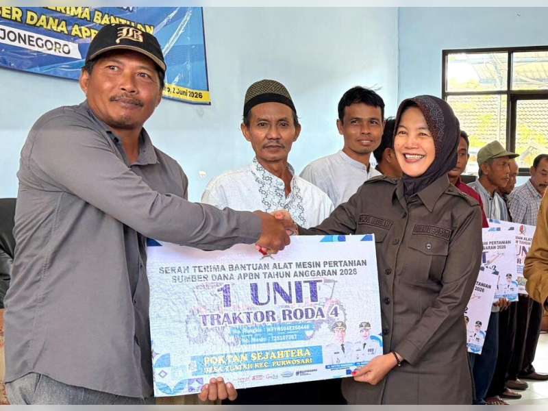 Dukung Modernisasi Pertanian Pemkab Bojonegoro Salurkan Bantuan Alsintan APBN 2026 Kepada Poktan