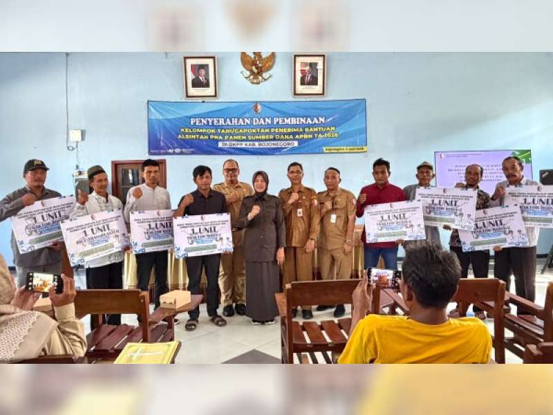 Ekspresi Bahagia Petani Bojonegoro Terima Bantuan Mesin Penunjang Produksi Pertanian