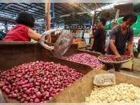 Harga Bawang dan Gula Alami Lonjakan, Mayoritas Bahan Pangan Nasional Justru Melandai