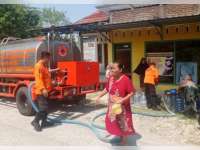 Atasi Dampak Kemarau, BPBD Bojonegoro Mulai Intensif Salurkan Air Bersih ke Sejumlah Wilayah