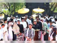 Khidmat, Ratusan Warga Ikuti Ruwatan Murwakala 2026 di Kayangan Api Bojonegoro