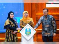 Gubernur Khofifah Sediakan Ratusan Ribu Beasiswa untuk Pelajar dan Mahasiswa Jatim