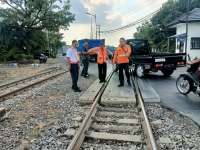 Jaga Keandalan Jalur Rel, PT KAI  Lakukan Perbaikan Geometri Perlintasan Sebidang Bayeman Baureno