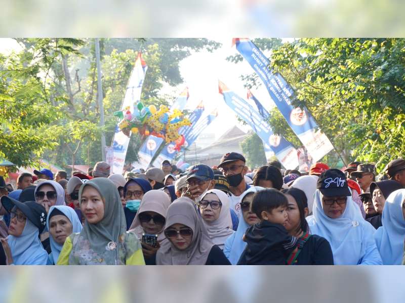 Peringatan Hari Koperasi Nasional Ke-79 di Bojonegoro Berlangsung Semarak, Ribuan Warga Padati Jalan Sehat Pasar Wisata