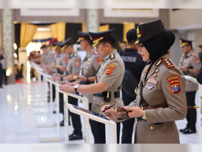 AKBP Yenni Diarty Resmi Jabat Kapolres, Jadi Polwan Pertama Pimpin Polres Bojonegoro