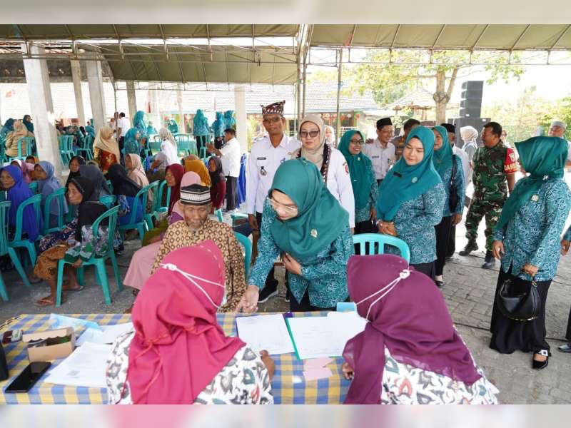 Perkuat Gayatri dan Tekan Anak Tidak Sekolah, TP PKK Bojonegoro Gelar Kunjungan Kerja Terpadu di Ngambon