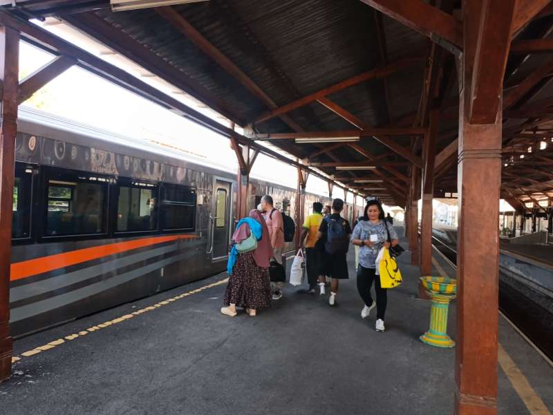 KAI Daop 8 Surabaya Tebar Diskon 17 Persen Tiket Kereta Ekonomi di Hari Kemerdekaan